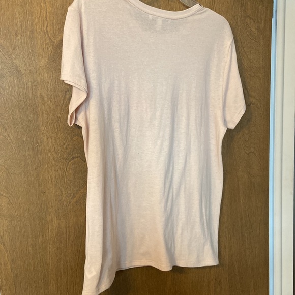 Women’s tee - Picture 4 of 4